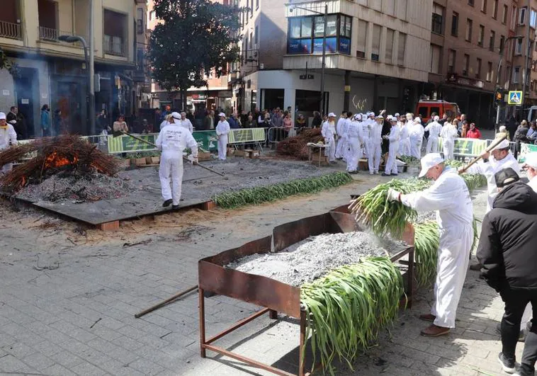 El aroma del ajo conquista el Jueves Santo